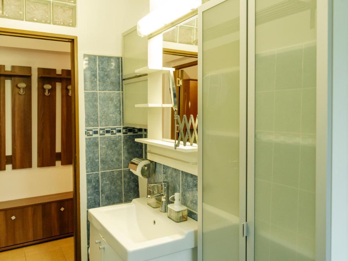 Old Town Historic Apartment With Backyard Mini Park Bucharest Luaran gambar