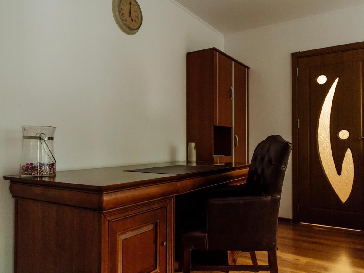 Old Town Historic Apartment With Backyard Mini Park Bucharest Luaran gambar