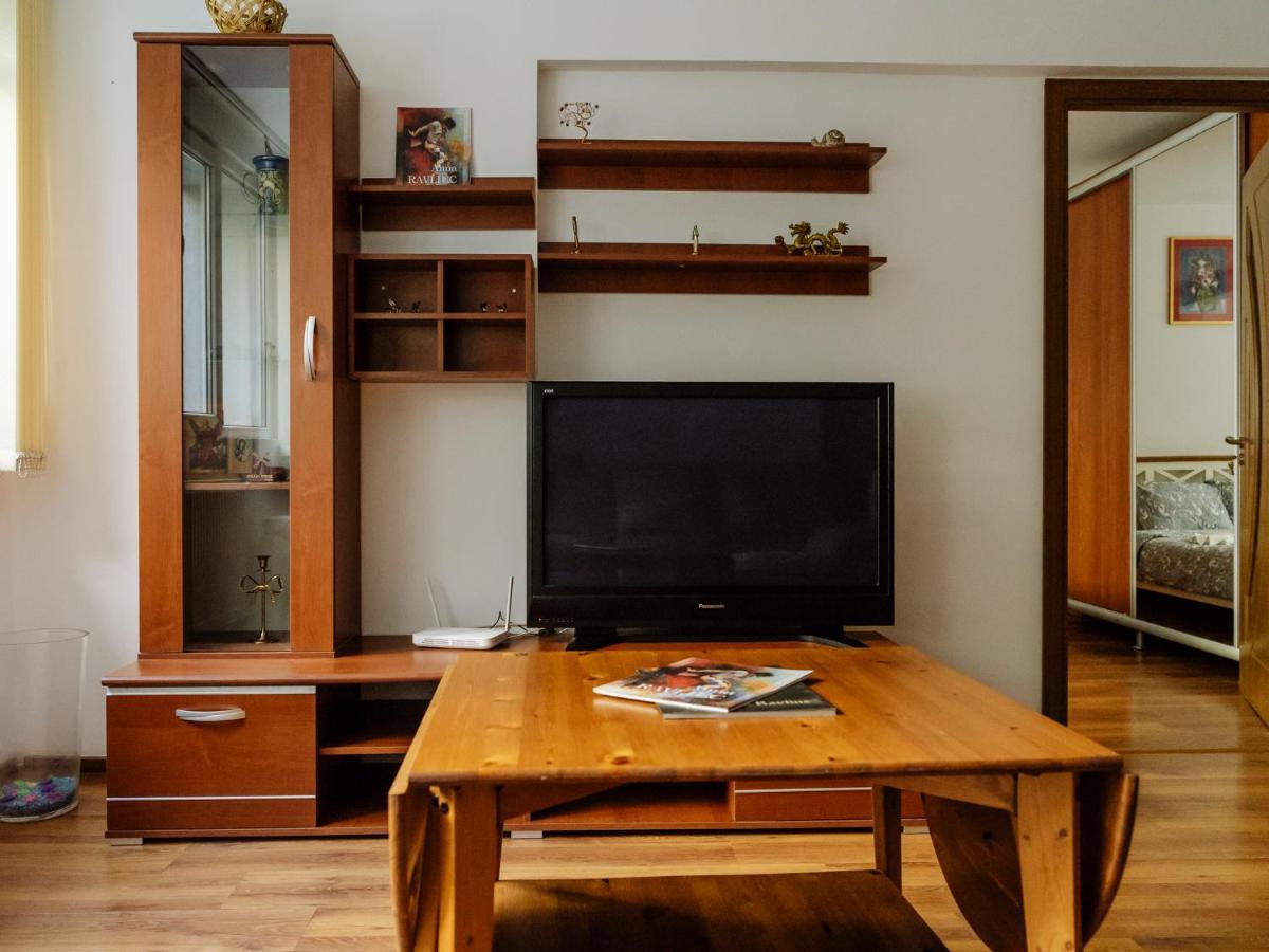 Old Town Historic Apartment With Backyard Mini Park Bucharest Luaran gambar