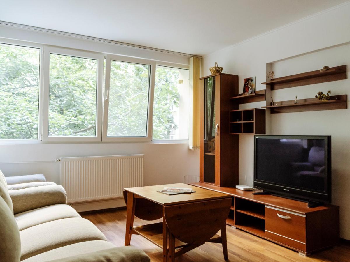 Old Town Historic Apartment With Backyard Mini Park Bucharest Luaran gambar