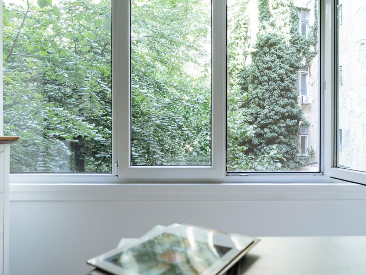 Old Town Historic Apartment With Backyard Mini Park Bucharest Luaran gambar