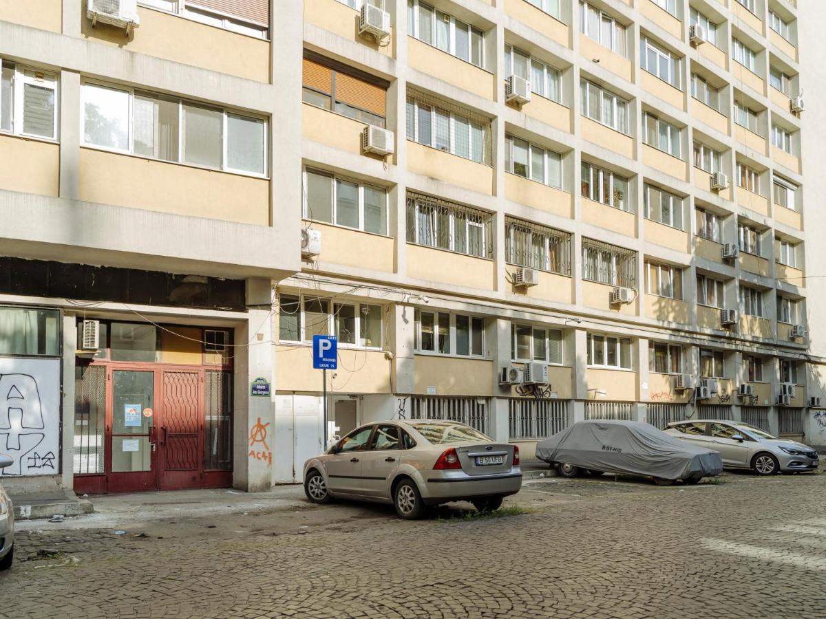 Old Town Historic Apartment With Backyard Mini Park Bucharest Luaran gambar